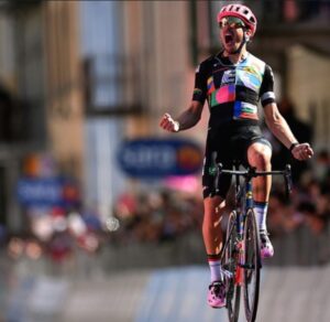 La consacrazione di Alberto Bettiol: trionfo nella Milano-Torino 2024